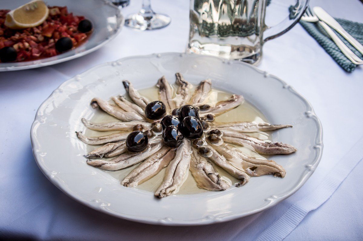 Linguine aux anchois et aux câpres